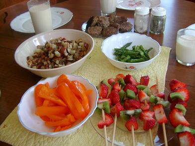 fruitandveggielunchsm.JPG