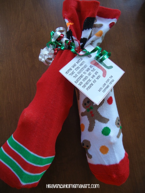 https://www.heavenlyhomemakers.com/wp-content/uploads/2015/12/Christmas-Sock-Gift.jpg